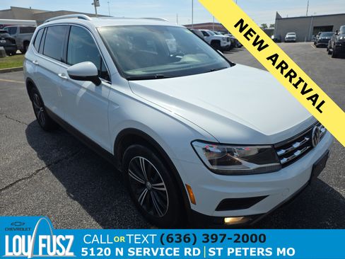 Used 2018 Volkswagen Tiguan SEL FWD image 1