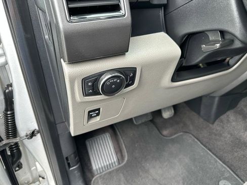 Used 2018 Ford F150 XLT AWD/4WD image 12