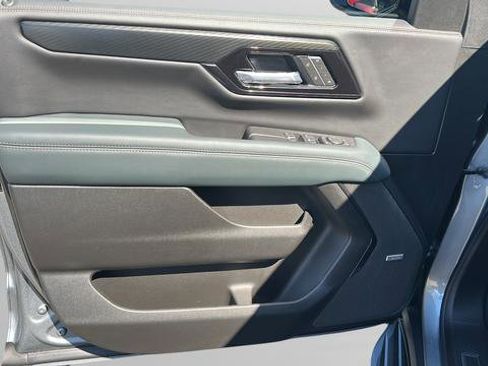 New 2026 GMC Yukon XL AT4 AWD/4WD image 11