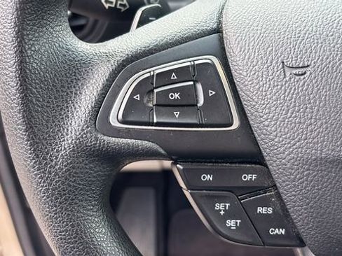 Used 2017 Ford Escape SE image 14
