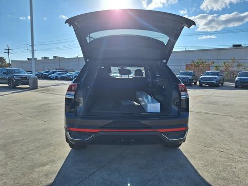 New 2026 Volkswagen Atlas Cross Sport SE FWD image 27
