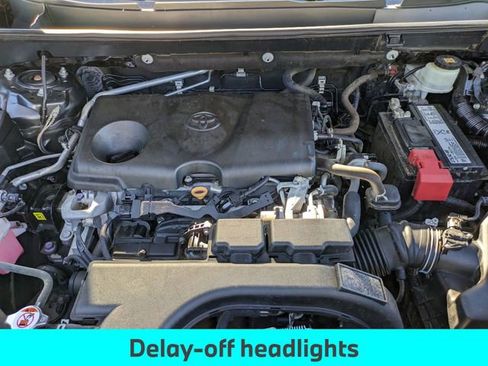 Used 2019 Toyota RAV4 XLE Premium image 12