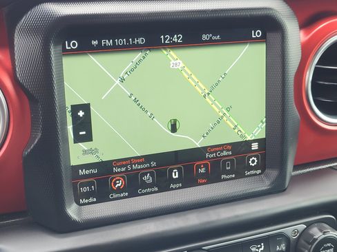 Used 2022 Jeep Wrangler Unlimited Rubicon w/ Cold Weather Group AWD/4WD image 17
