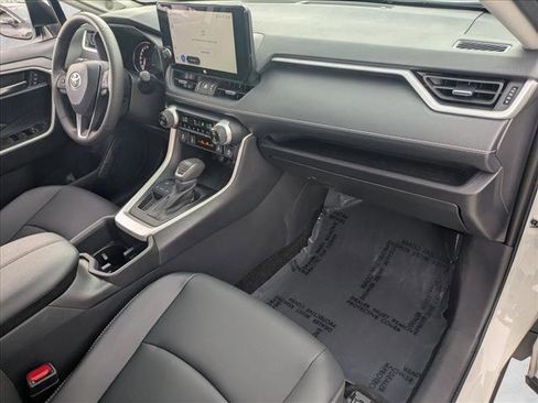 Used 2025 Toyota RAV4 XLE Premium image 20