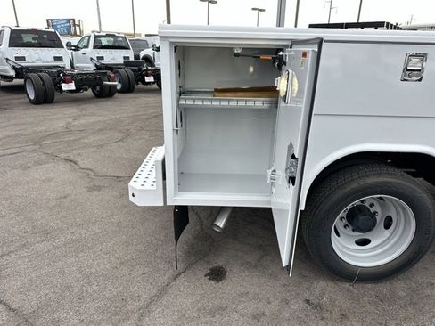 New 2024 Ford F550 4x4 SuperCab Super Duty image 10