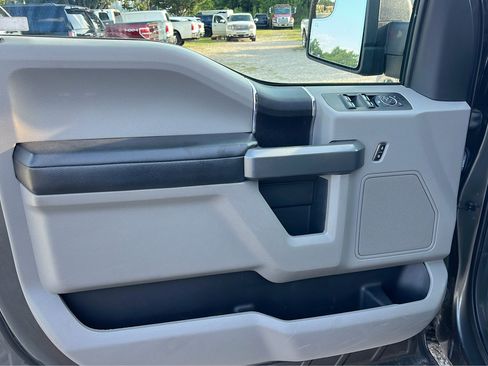 Used 2017 Ford F150 XLT w/ Equipment Group 301A Mid image 29