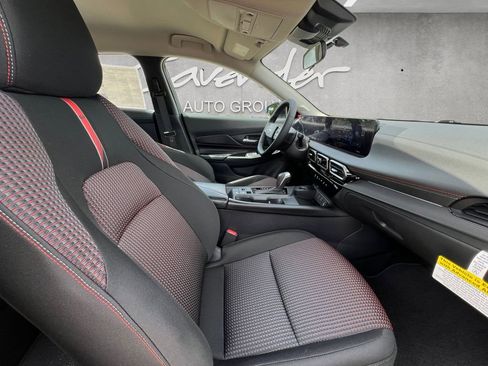 New 2026 Nissan Sentra SR FWD image 24