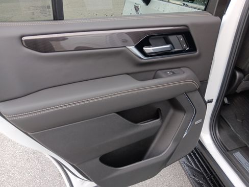 New 2026 GMC Yukon Elevation image 18