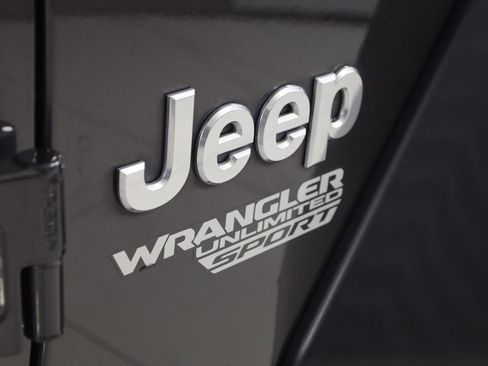 Used 2020 Jeep Wrangler Unlimited Sport S AWD/4WD image 34