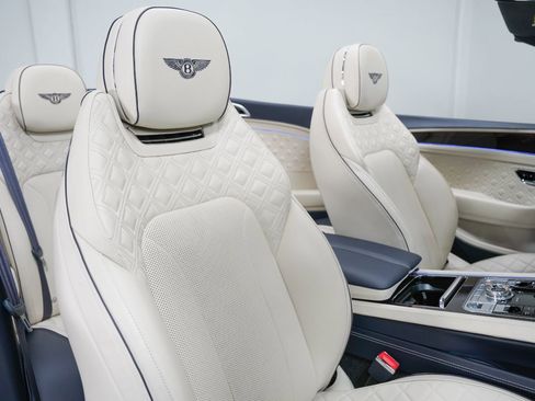 Used 2021 Bentley Continental GT V8 image 30
