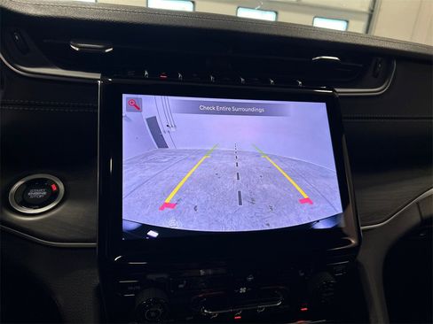 New 2025 Jeep Grand Cherokee Limited w/ Black Appearance Package image 23