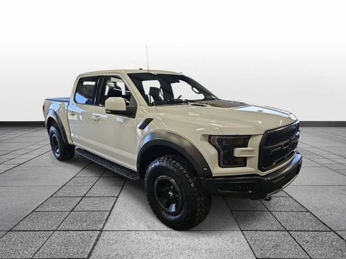 Used 2018 Ford F150 Raptor w/ Equipment Group 802A Luxury AWD/4WD image 3
