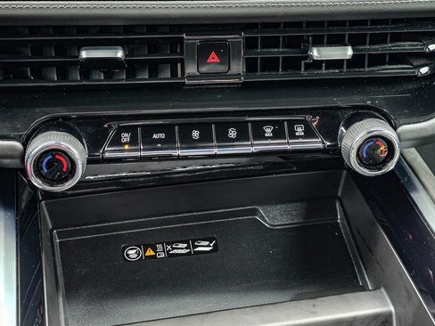 Used 2025 Chevrolet Tahoe Z71 w/ Sun And Tow Package image 19