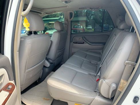 Used 2006 Toyota Sequoia SR5 RWD image 16