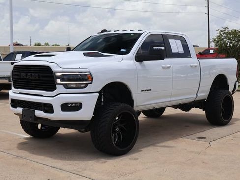 Used 2024 RAM 2500 Laramie w/ Night Edition AWD/4WD image 3