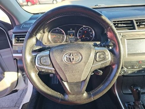 Used 2015 Toyota Camry SE image 6