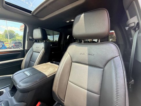 Used 2025 GMC Sierra 3500 Denali w/ Denali Reserve Package AWD/4WD image 35