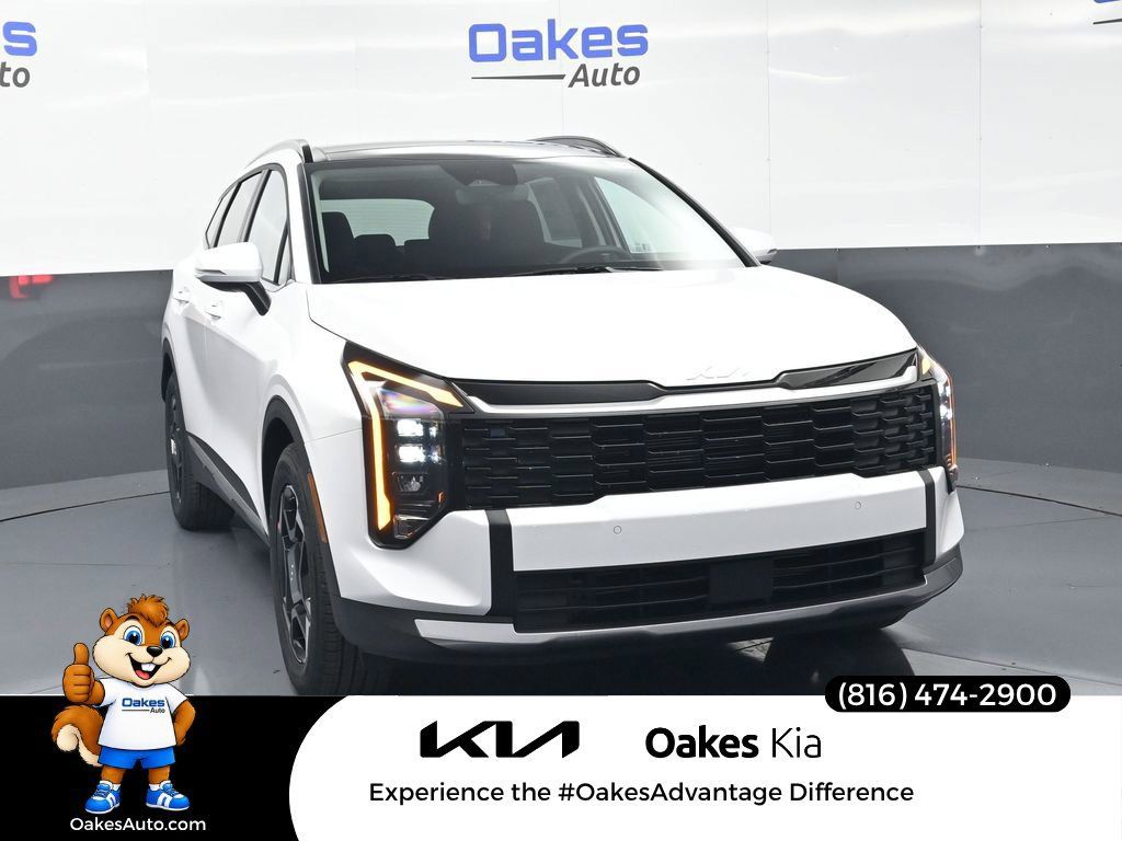 Certified 2026 Kia Sportage EX w/ EX Panorama Roof Package FWD image 2