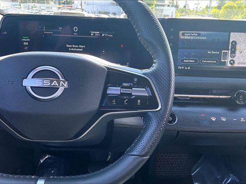 Used 2023 Nissan Ariya FWD image 13