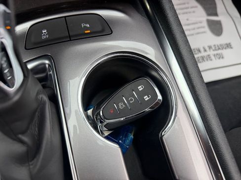 Used 2024 Chevrolet Malibu LT image 32