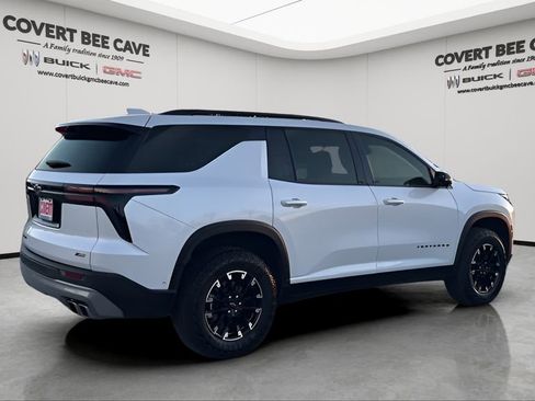 Used 2025 Chevrolet Traverse Z71 w/ Enhanced Driving Package image 10