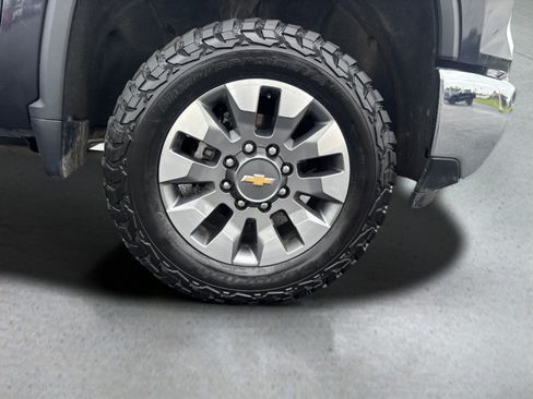 Used 2024 Chevrolet Silverado 2500 LT AWD/4WD image 22