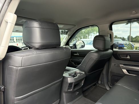 Used 2022 Toyota Tundra SR5 w/ SR5 Premium Package RWD image 29