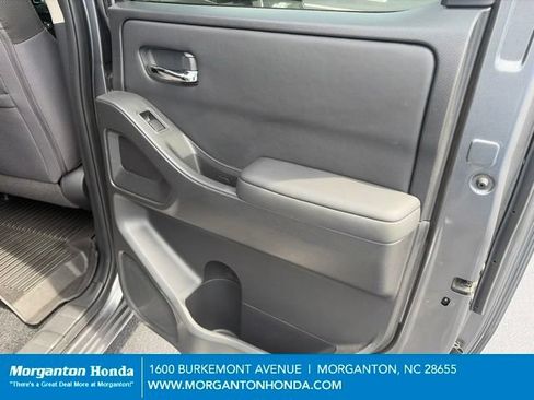 Used 2022 Nissan Frontier SV AWD/4WD image 35