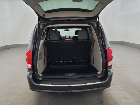 Used 2017 Dodge Grand Caravan SXT FWD image 29