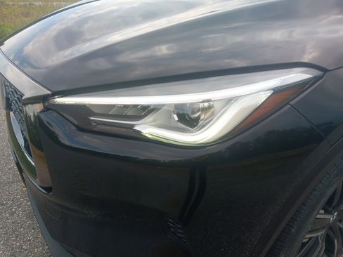 Used 2021 INFINITI QX50 Luxe w/ Appearance Package image 9