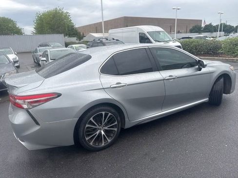 Used 2019 Toyota Camry SE w/ Convenience Package image 7