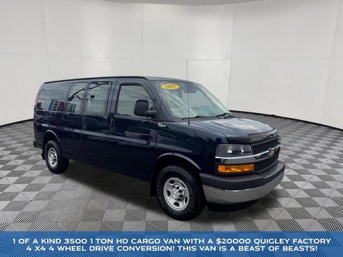 Used 2017 Chevrolet Express 3500 RWD image 3