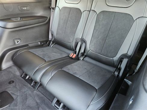 Certified 2025 Jeep Grand Cherokee L Altitude image 29