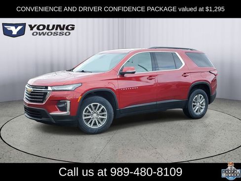 Used 2023 Chevrolet Traverse LT image 1