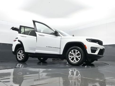 Used 2022 Jeep Grand Cherokee Limited AWD/4WD image 33