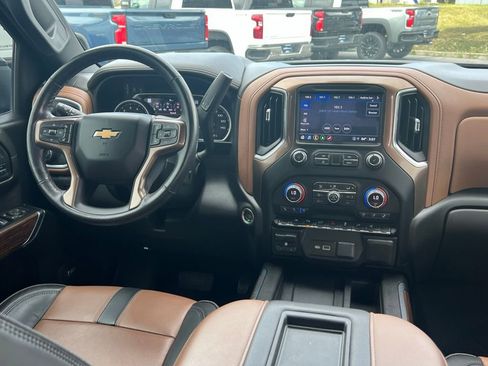 Used 2022 Chevrolet Silverado 1500 High Country w/ Technology Package AWD/4WD image 20