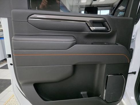 Used 2026 GMC Sierra 2500 AT4 AWD/4WD image 9