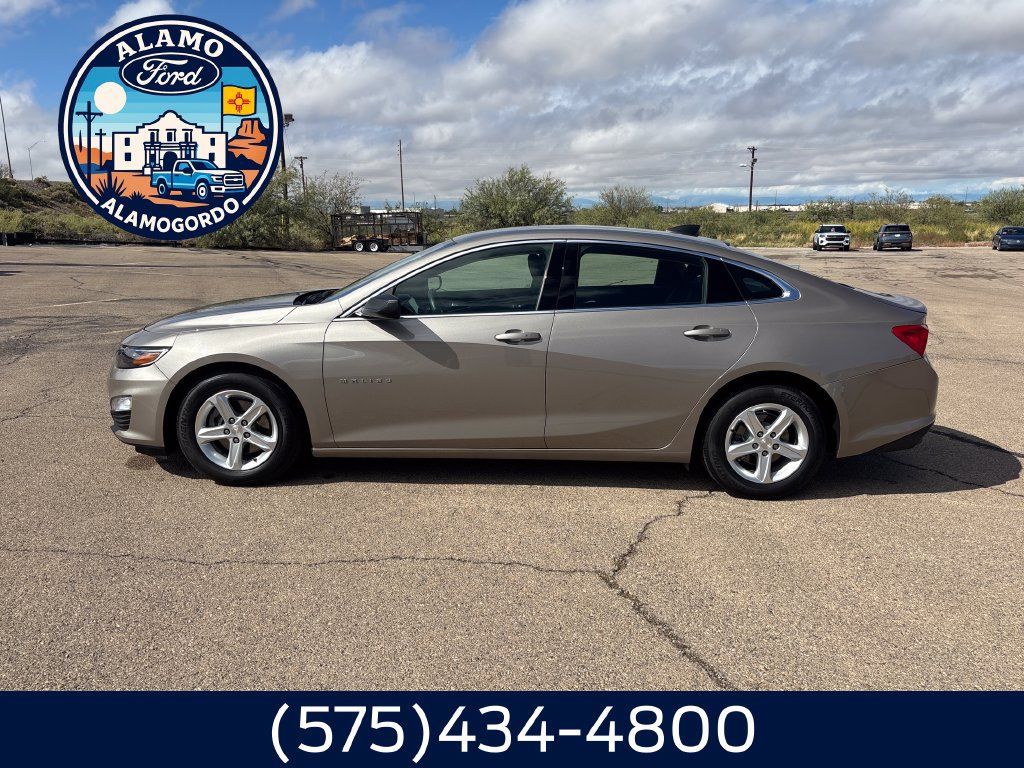 Used 2024 Chevrolet Malibu LS FWD image 3