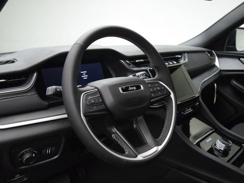 New 2026 Jeep Grand Cherokee L Laredo AWD/4WD image 30