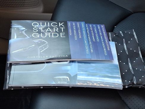 Certified 2024 Chrysler Pacifica Touring-L image 28