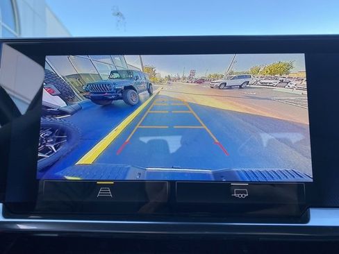 Used 2024 Chevrolet Silverado 2500 LT w/ Convenience Package image 22