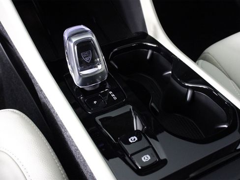 New 2026 Volvo XC40 B5 Plus w/ Protection Package Premier image 7