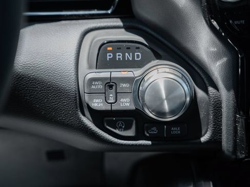 New 2026 RAM 1500 Laramie AWD/4WD image 32