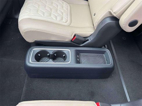 New 2025 Nissan Armada Platinum Reserve image 12