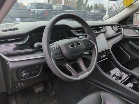 Used 2023 Jeep Grand Cherokee 4xe image 12