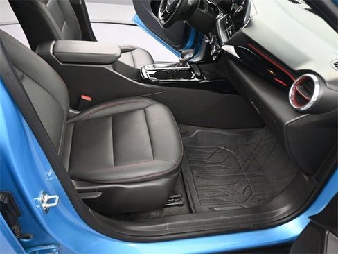 Used 2025 Chevrolet Trax RS w/ Sunroof Package image 12