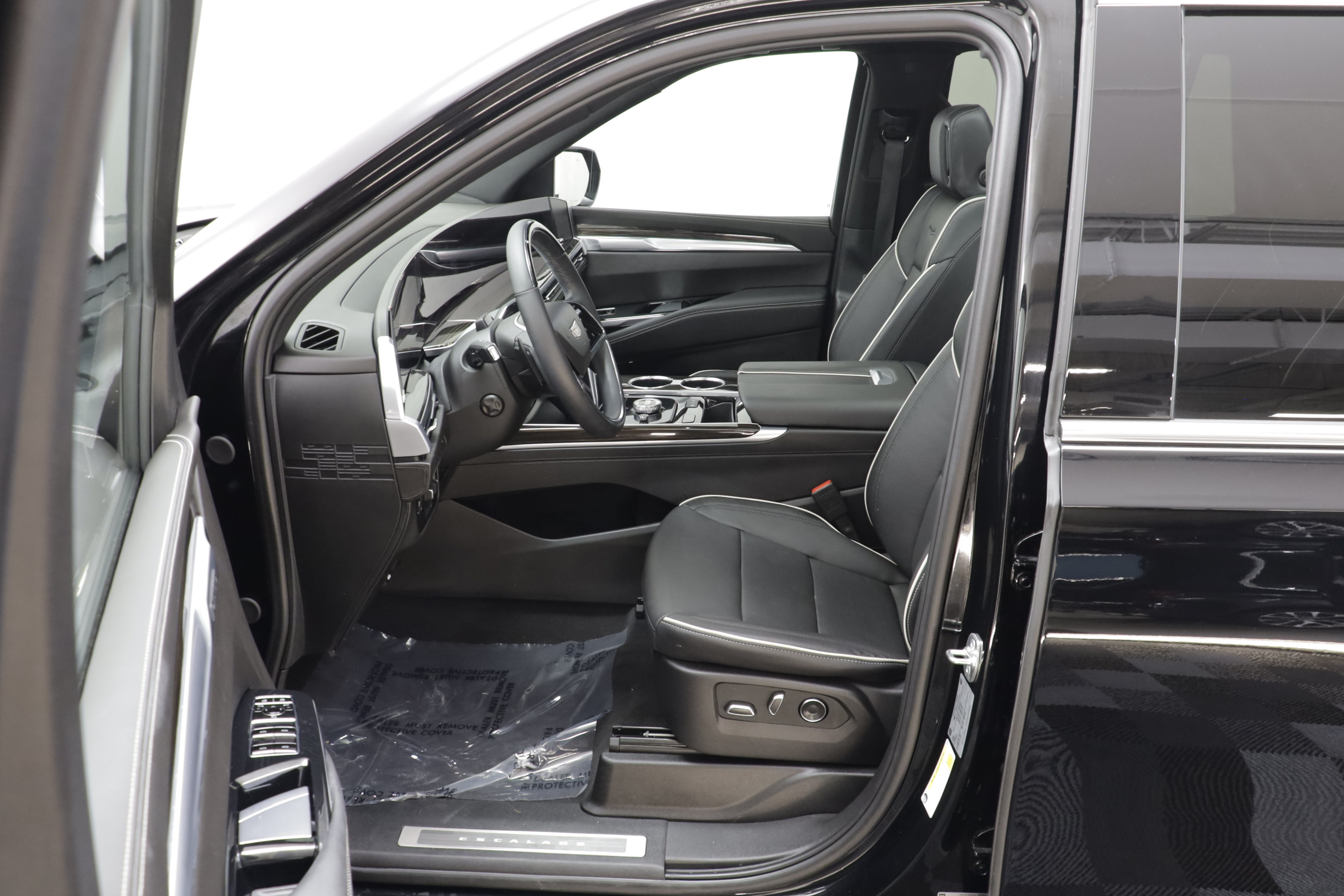 Used 2025 Cadillac Escalade Premium Luxury w/ Touring Package AWD/4WD image 6