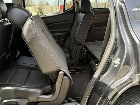 Used 2020 GMC Acadia SLT AWD/4WD image 16