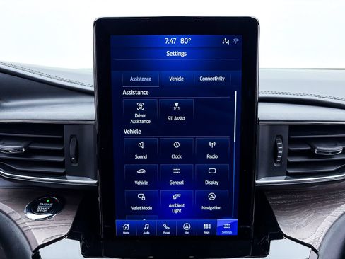 Used 2021 Ford Explorer Platinum w/ Equipment Group 601A AWD/4WD image 25