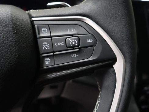 Used 2023 Jeep Grand Cherokee Altitude image 40